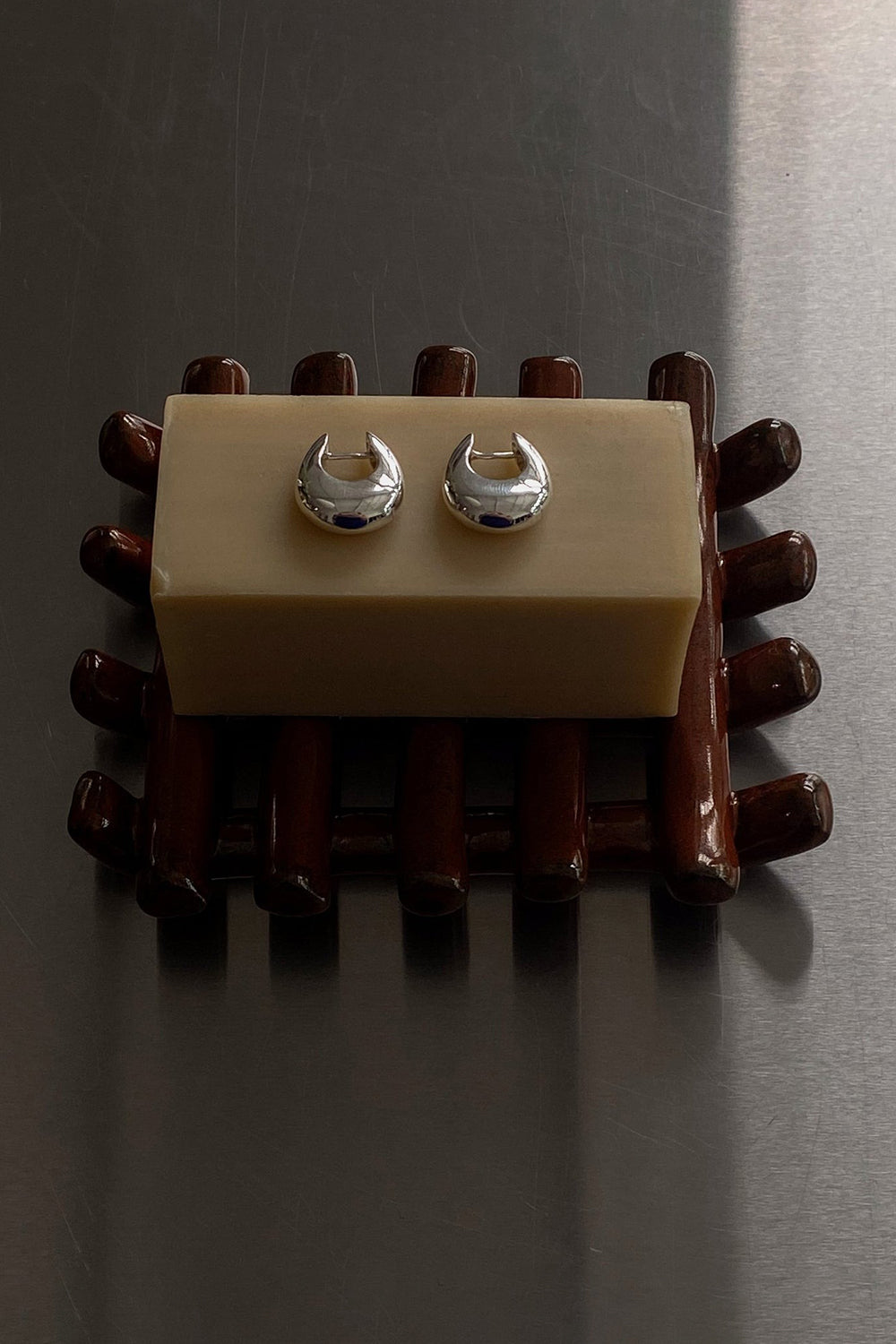 Grid Soap Dish in Red Ash