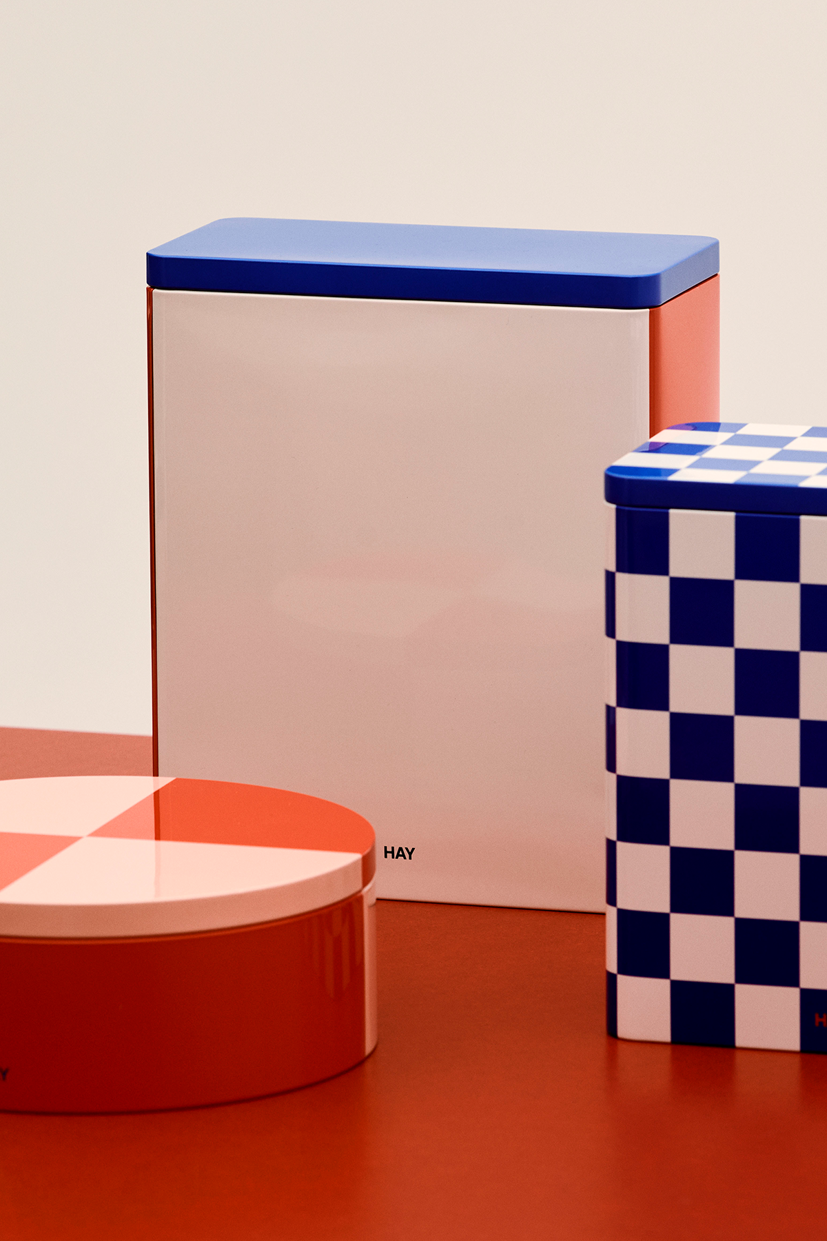 Extra Large Tin in White Blue & Red