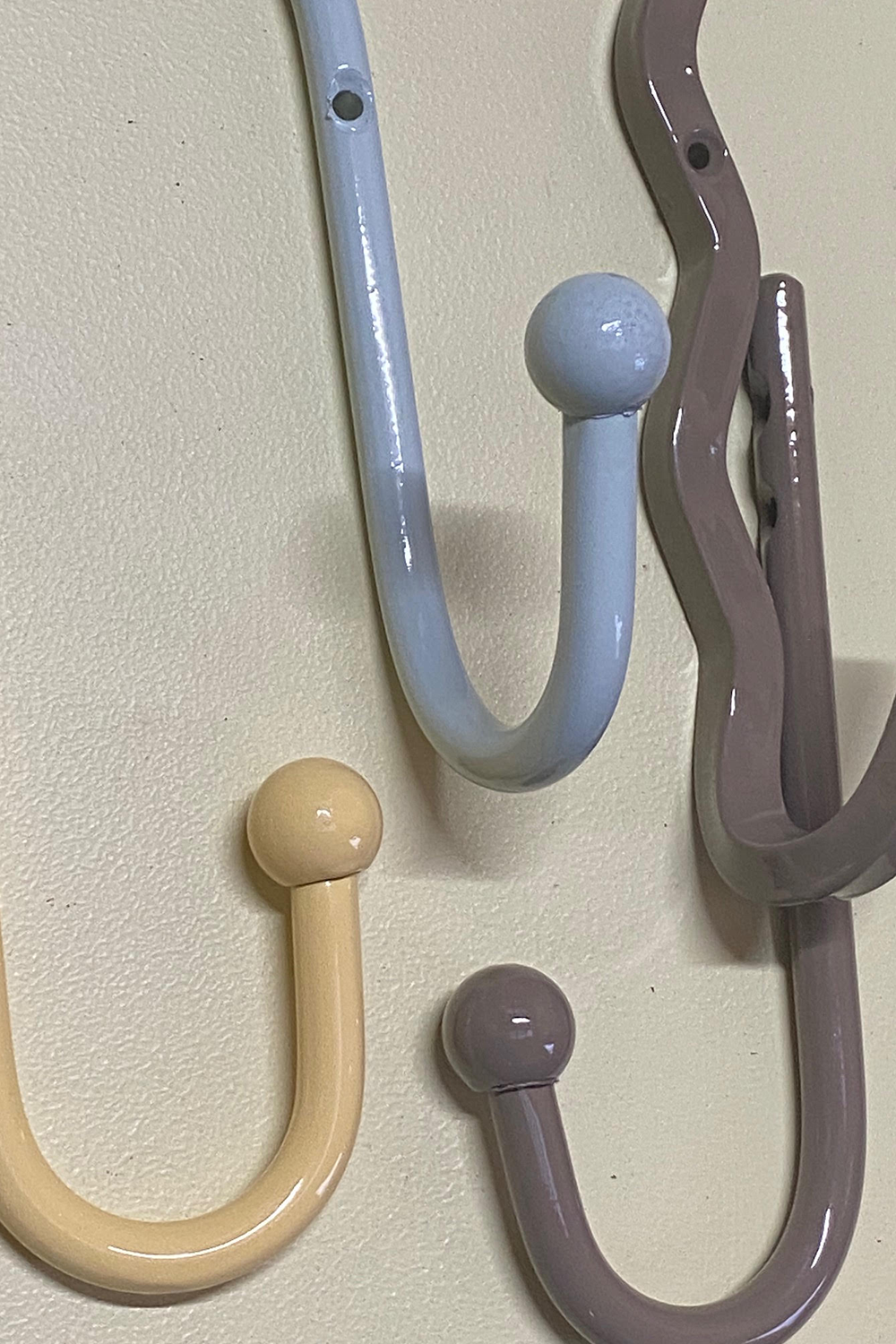 Double Orb Hook in Custard