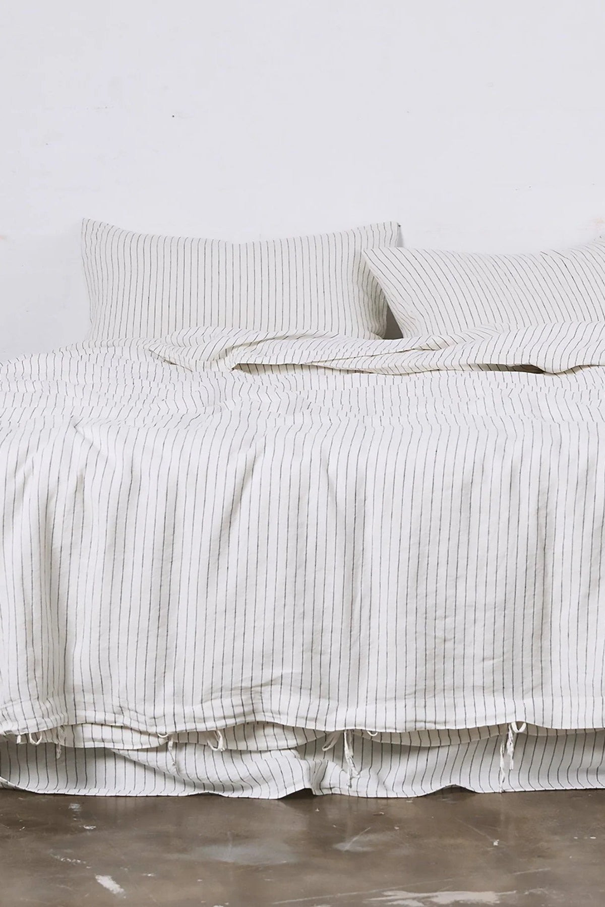 100% Linen Duvet Cover in Pinstripe Navy
