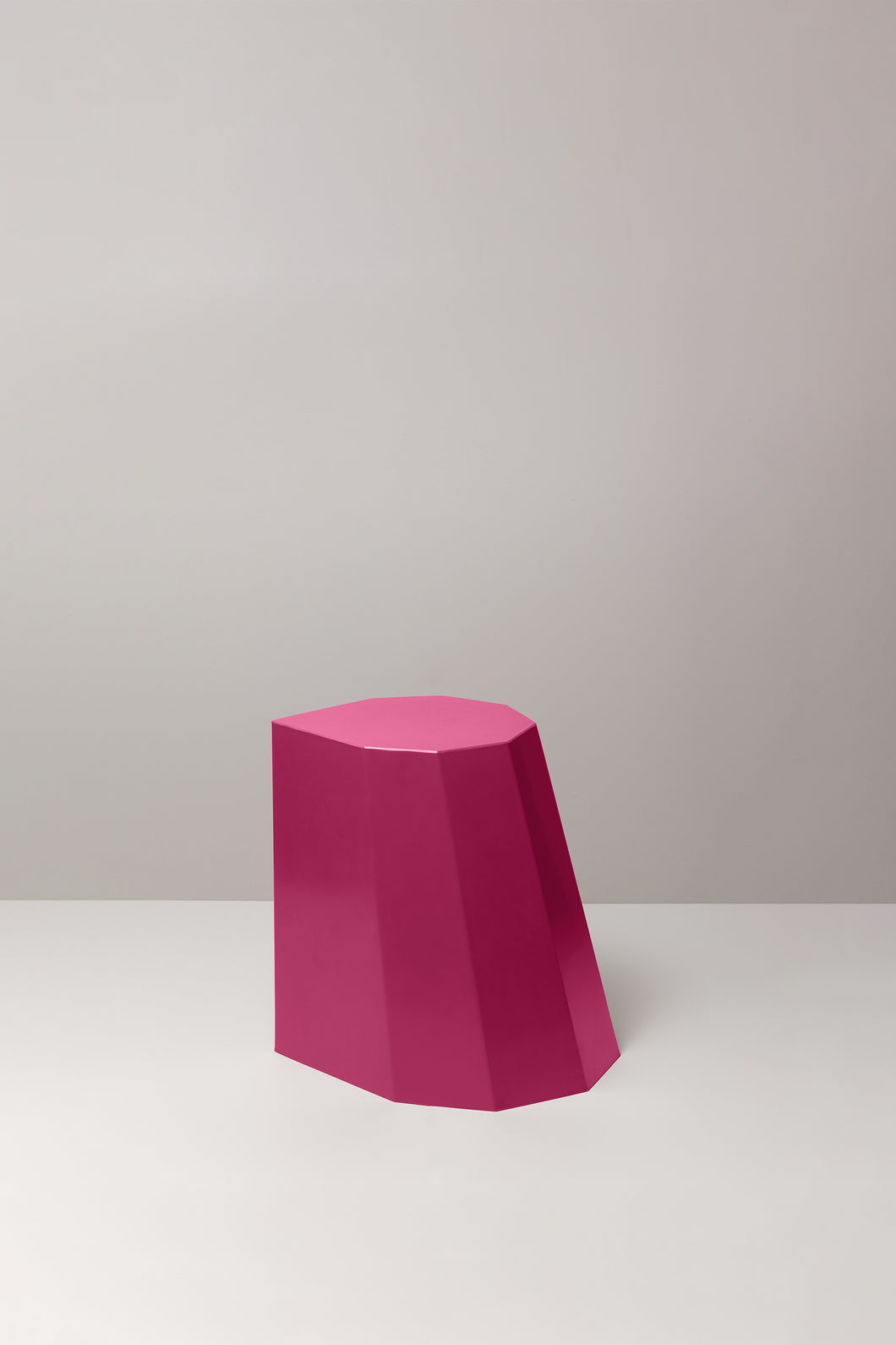 Mini Arnoldino Stool in Magenta
