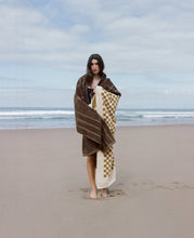 Load image into Gallery viewer, Pool Towel Pair 01
