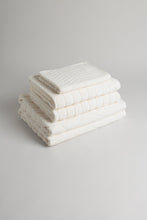 Load image into Gallery viewer, Classic Bathing Set 13

