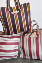 Load image into Gallery viewer, Bengali Bag 072
