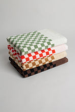 Load image into Gallery viewer, Pool Towel Set 01
