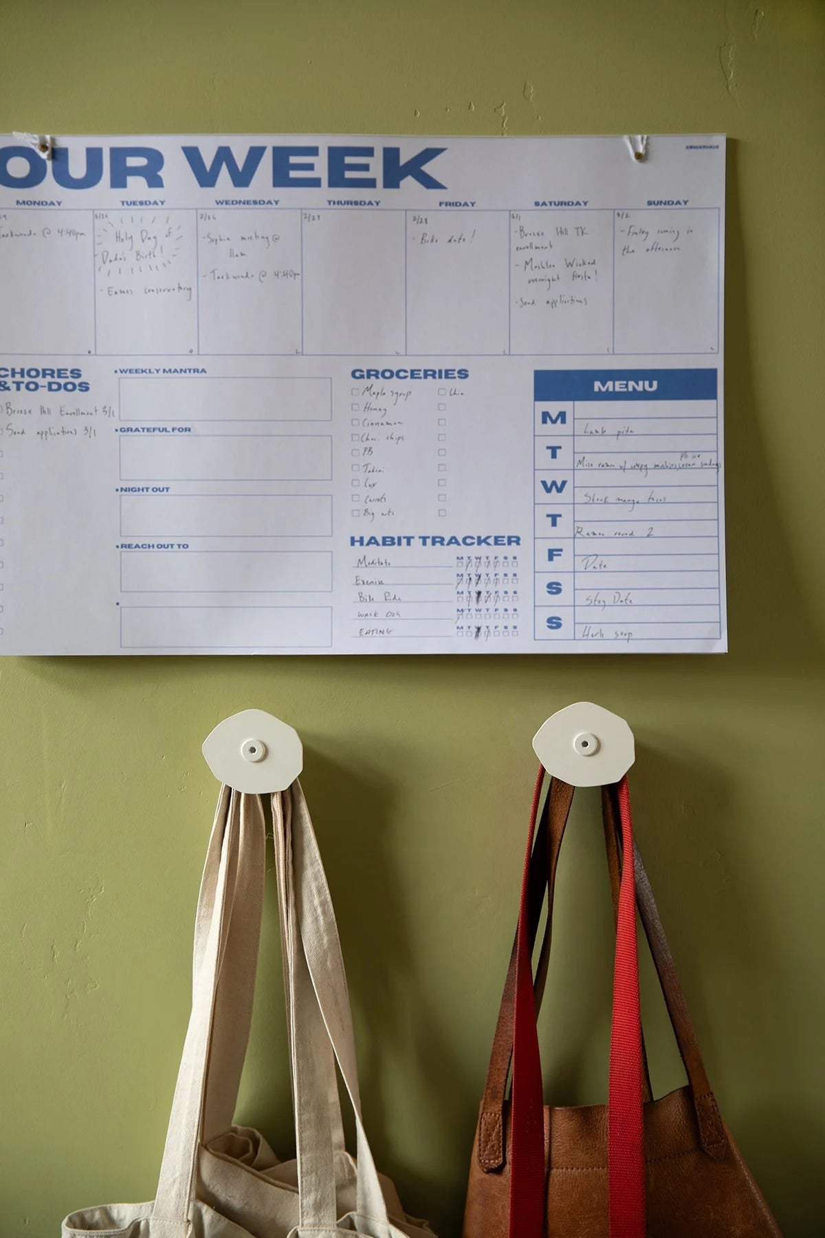 CORTE Wall Hook in White