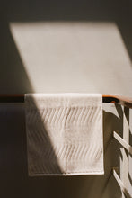 Load image into Gallery viewer, Essential Bathroom Set 05
