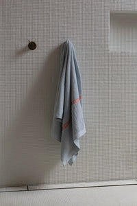 Essential Bathroom Set 02