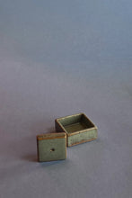 Load image into Gallery viewer, Square Soap Dish – Raumati

