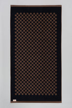 Load image into Gallery viewer, Roman (Pool) Towel in Tabac &amp; Noir
