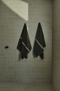 St Bathans (Bath) Towel in Moss