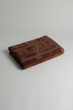 Load image into Gallery viewer, Woodford Roman (Pool) Towel in Tabac
